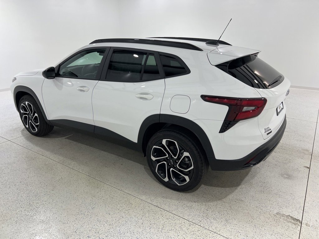 New 2026 Chevrolet Trax RS w/ Driver Confidence Package image 3