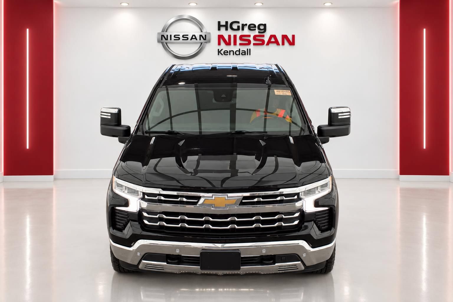Used 2024 Chevrolet Silverado 1500 LTZ AWD/4WD image 4