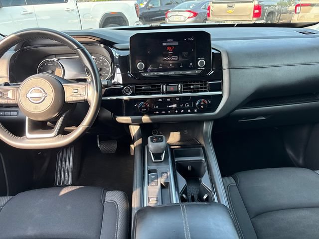 Used 2024 Nissan Pathfinder SV FWD image 11