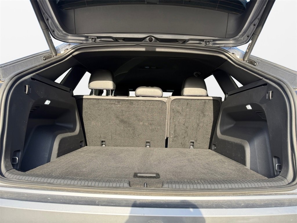 Used 2024 Volkswagen Atlas Cross Sport SE image 18