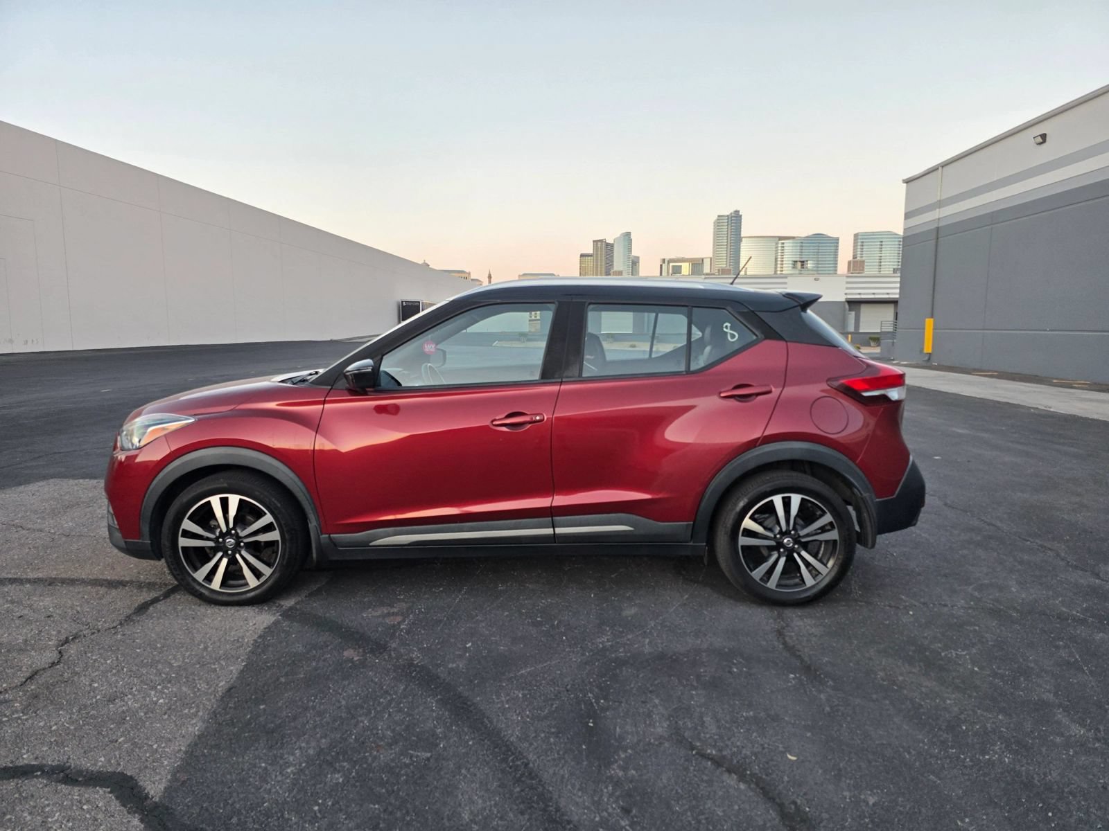 Used 2019 Nissan Kicks SR w/ SR Premium Package FWD image 8