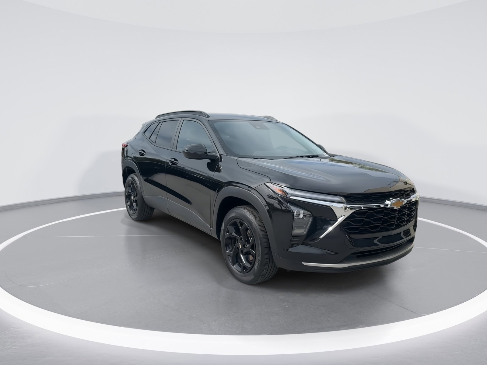 Used 2025 Chevrolet Trax LT w/ LT Convenience Package image 2