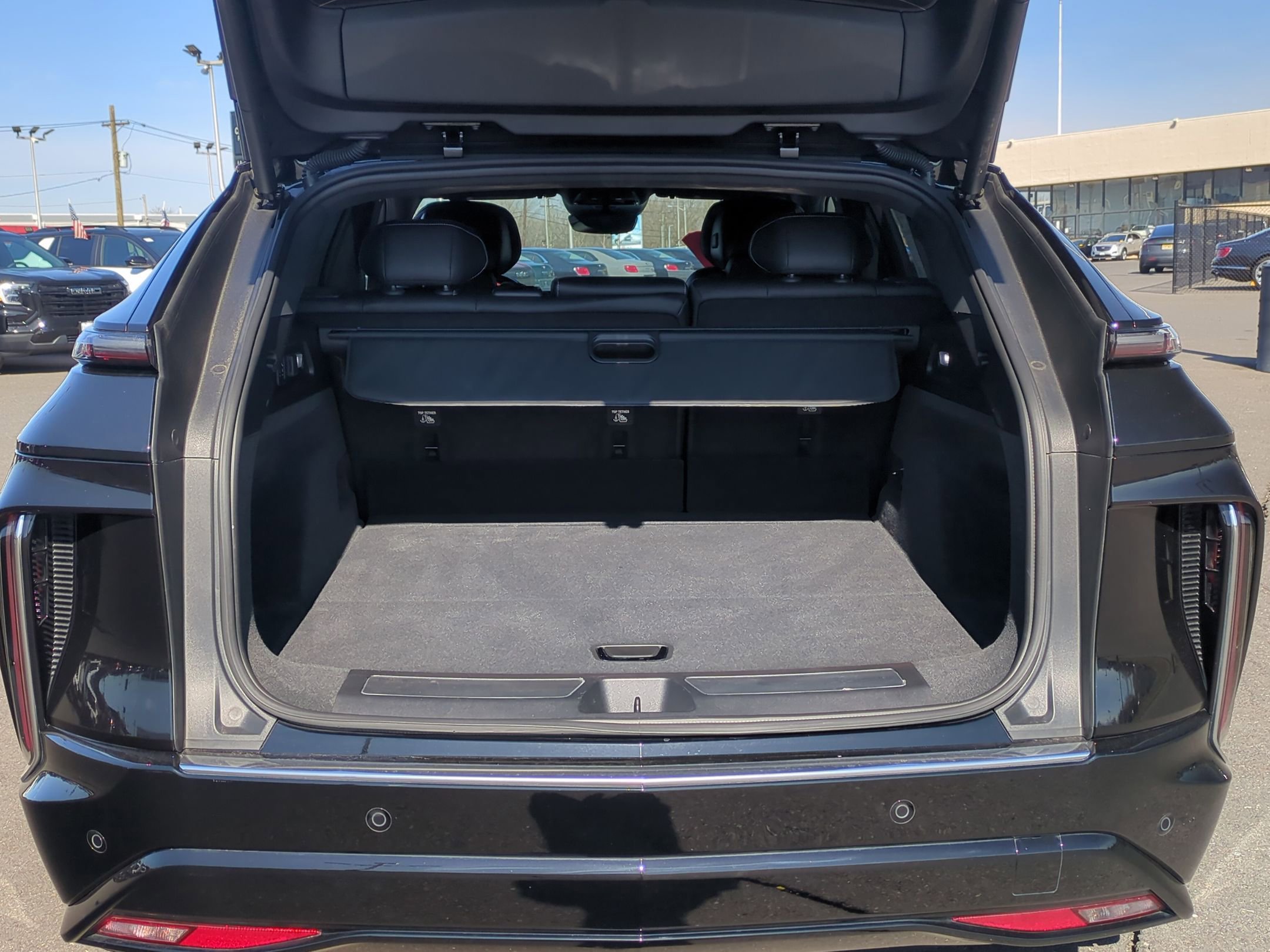 Certified 2024 Cadillac Lyriq Luxury image 27