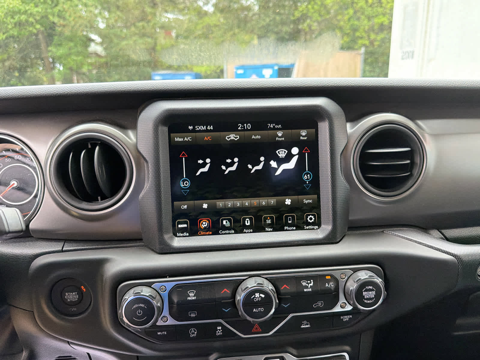 Used 2023 Jeep Gladiator Sport image 28