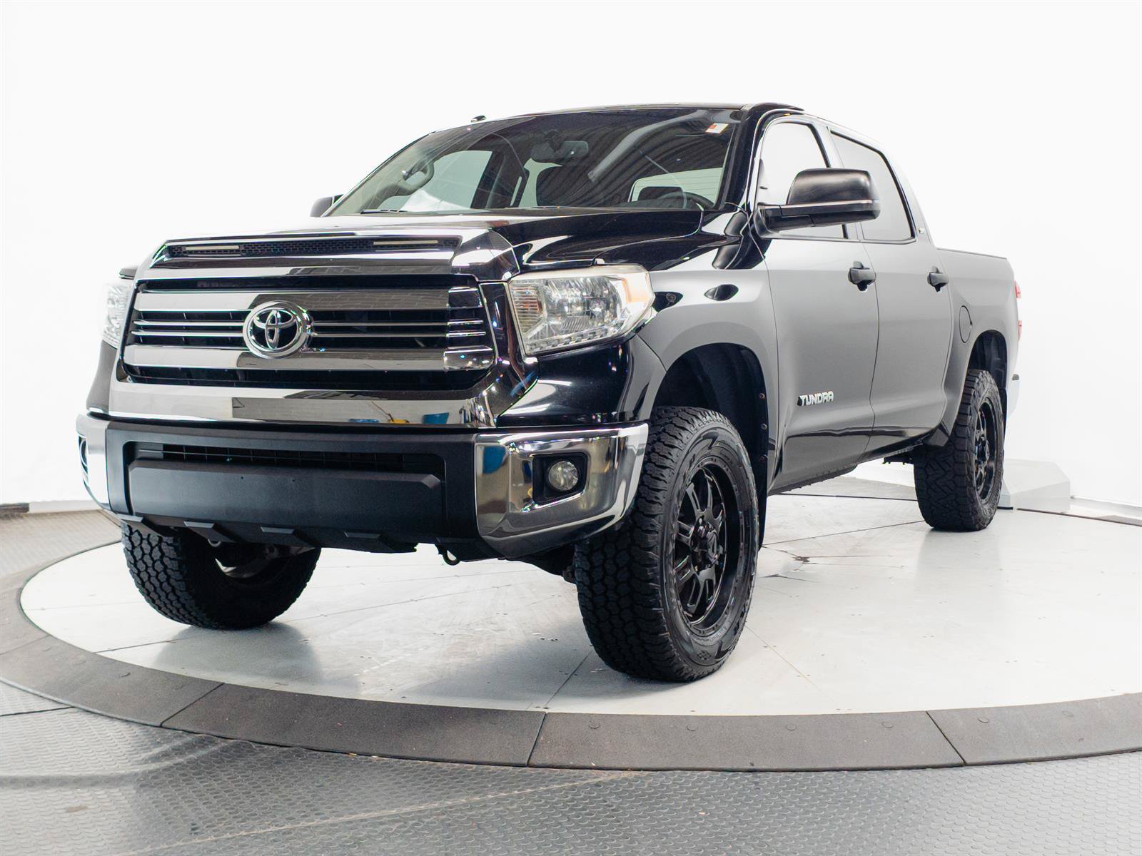 Used 2016 Toyota Tundra SR5 w/ SR5 Upgrade Package RWD image 3