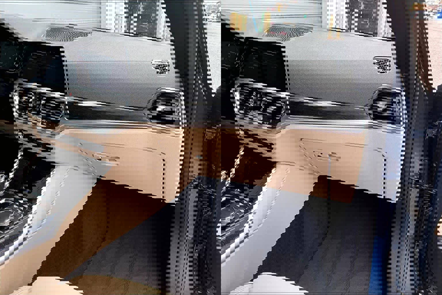 Used 2021 BMW 430i Coupe w/ Convenience Package image 22