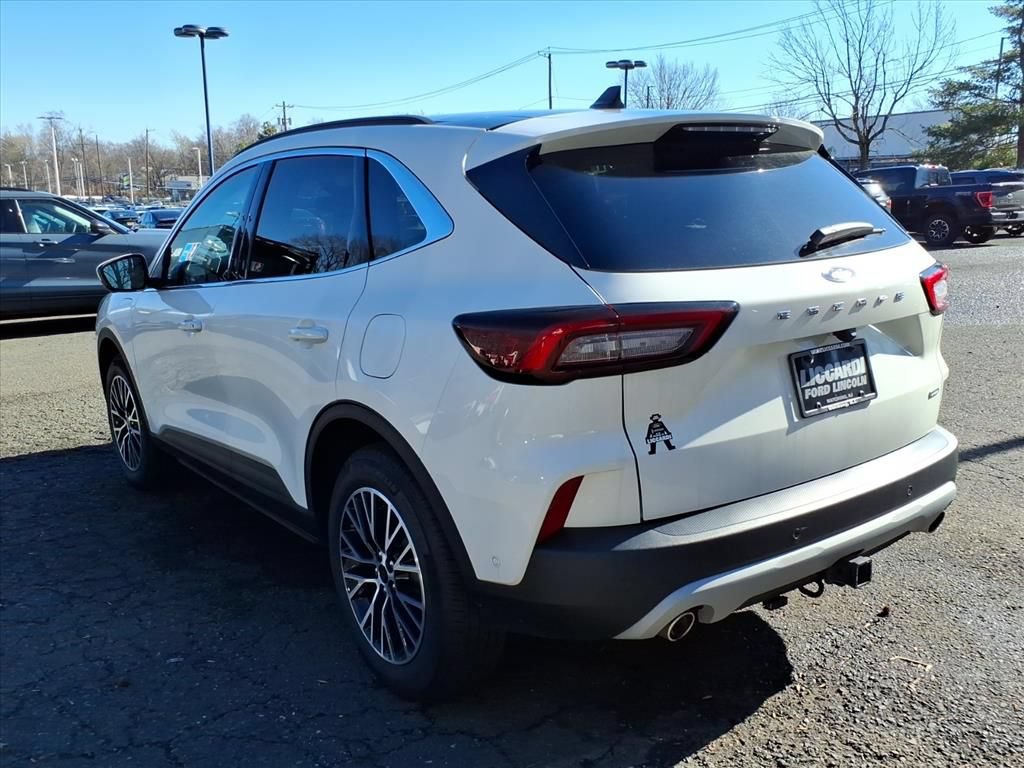 New 2024 Ford Escape SE w/ PHEV Premium Package FWD image 4