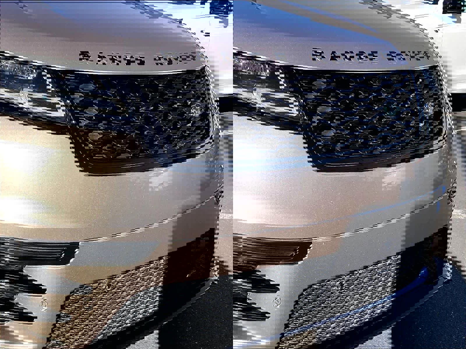 Used 2022 Land Rover Range Rover Velar R-Dynamic HSE image 31