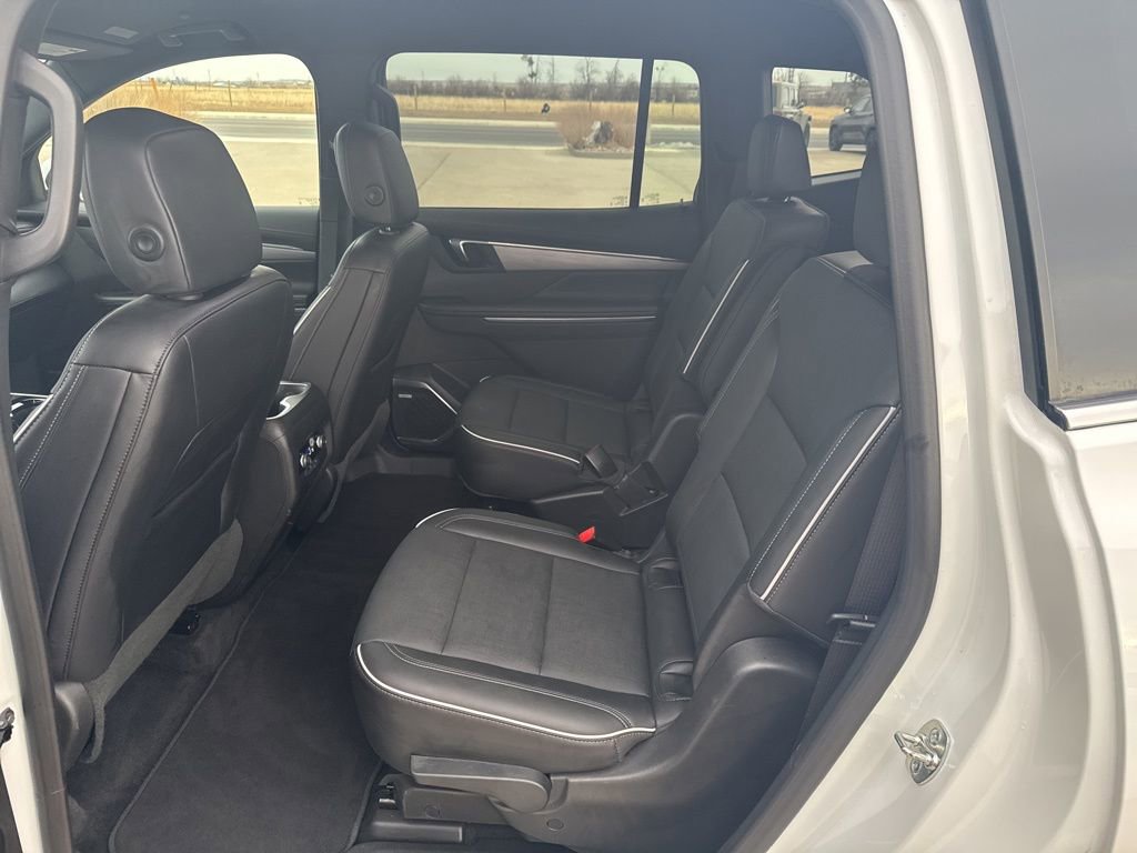 Used 2025 Buick Enclave Preferred image 10