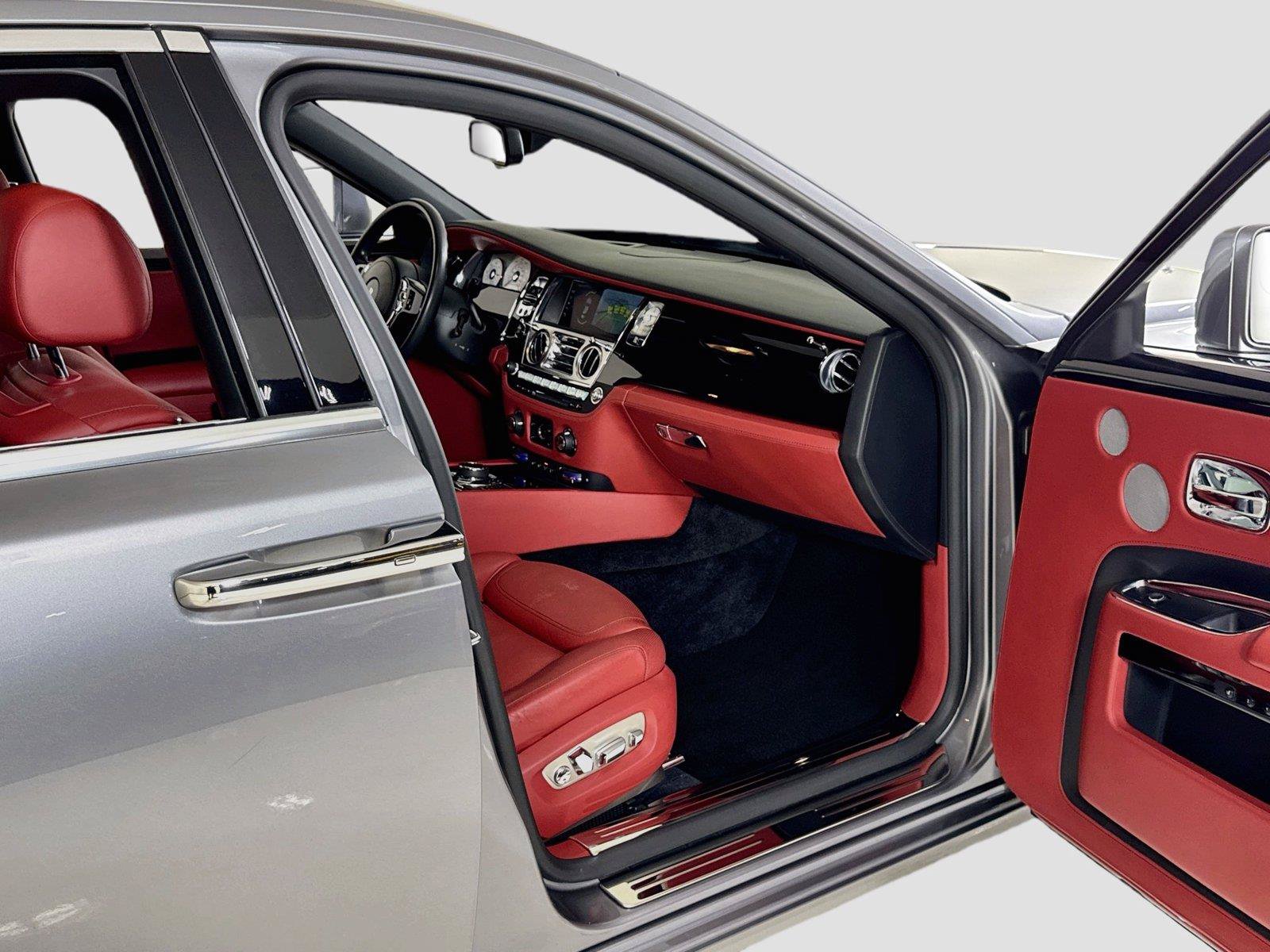 Used 2019 Rolls-Royce Ghost RWD image 34