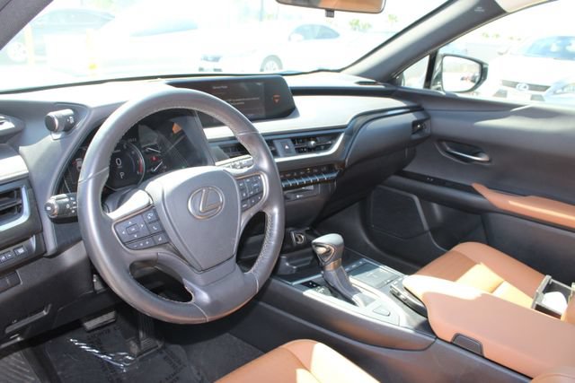 Used 2019 Lexus UX 200 FWD image 12