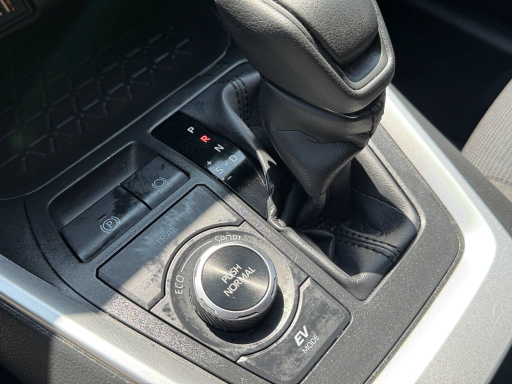 Certified 2025 Toyota RAV4 LE AWD/4WD image 37