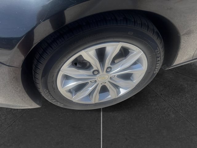 Used 2021 Chevrolet Malibu LT FWD image 9