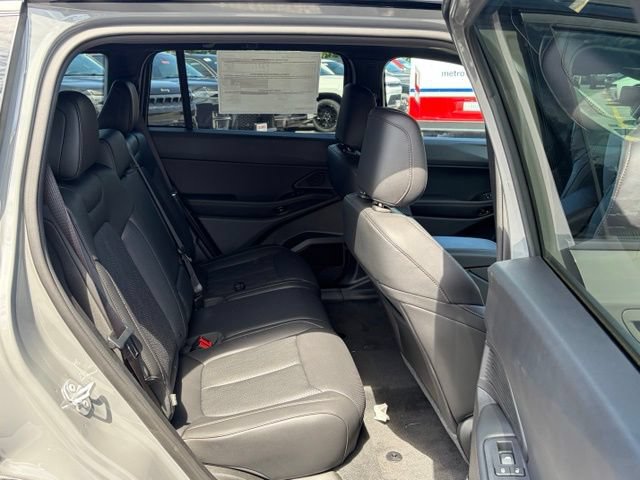 New 2026 Jeep Cherokee Overland w/ Advanced Pro Tech Group AWD/4WD image 33