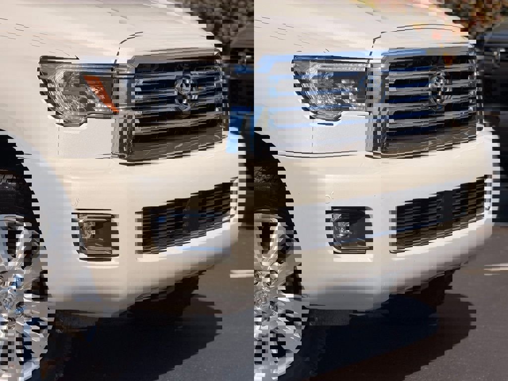 Used 2021 Toyota Sequoia Platinum AWD/4WD image 6