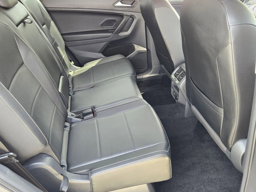 Certified 2021 Volkswagen Tiguan SE FWD image 17