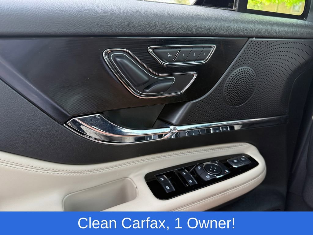 Used 2025 Lincoln Corsair AWD image 16