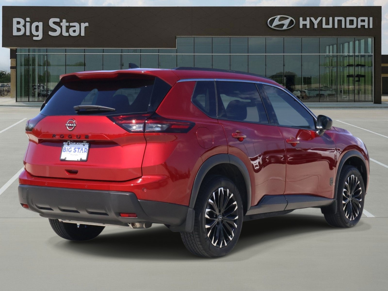 Used 2026 Nissan Rogue Dark Armor FWD image 4