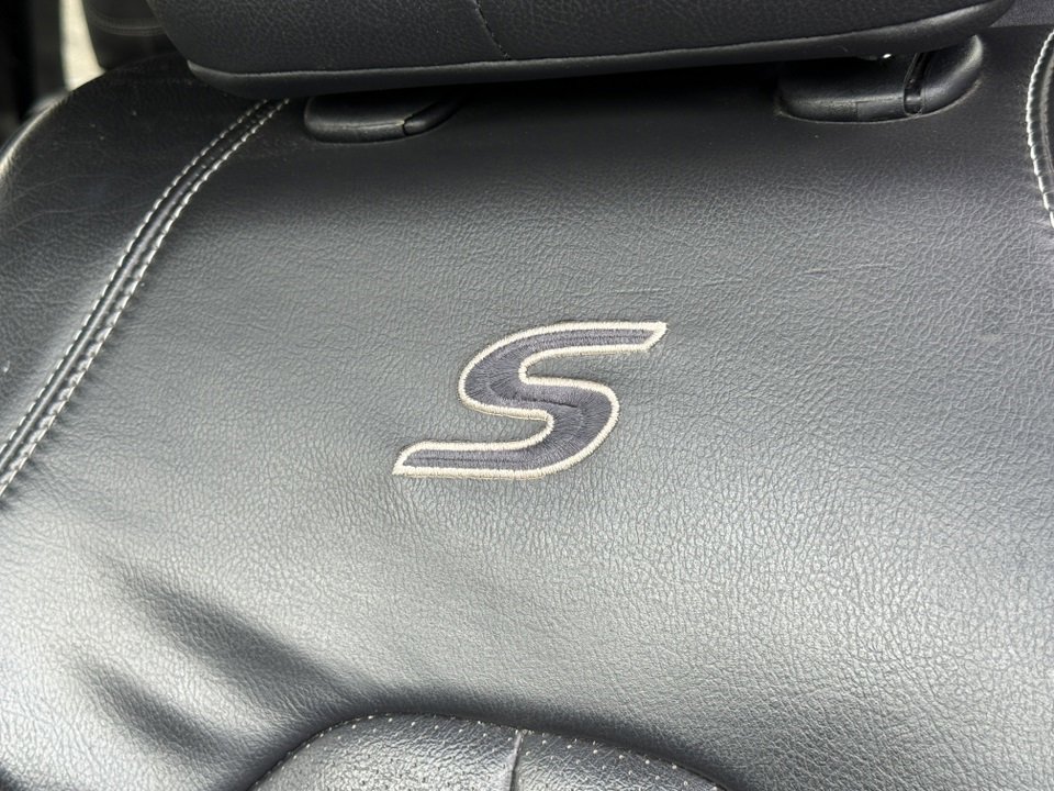 Used 2020 Chrysler Pacifica Touring-L Plus image 18