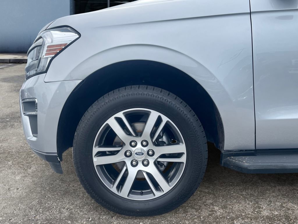 Used 2024 Ford Expedition Max Limited AWD/4WD image 7