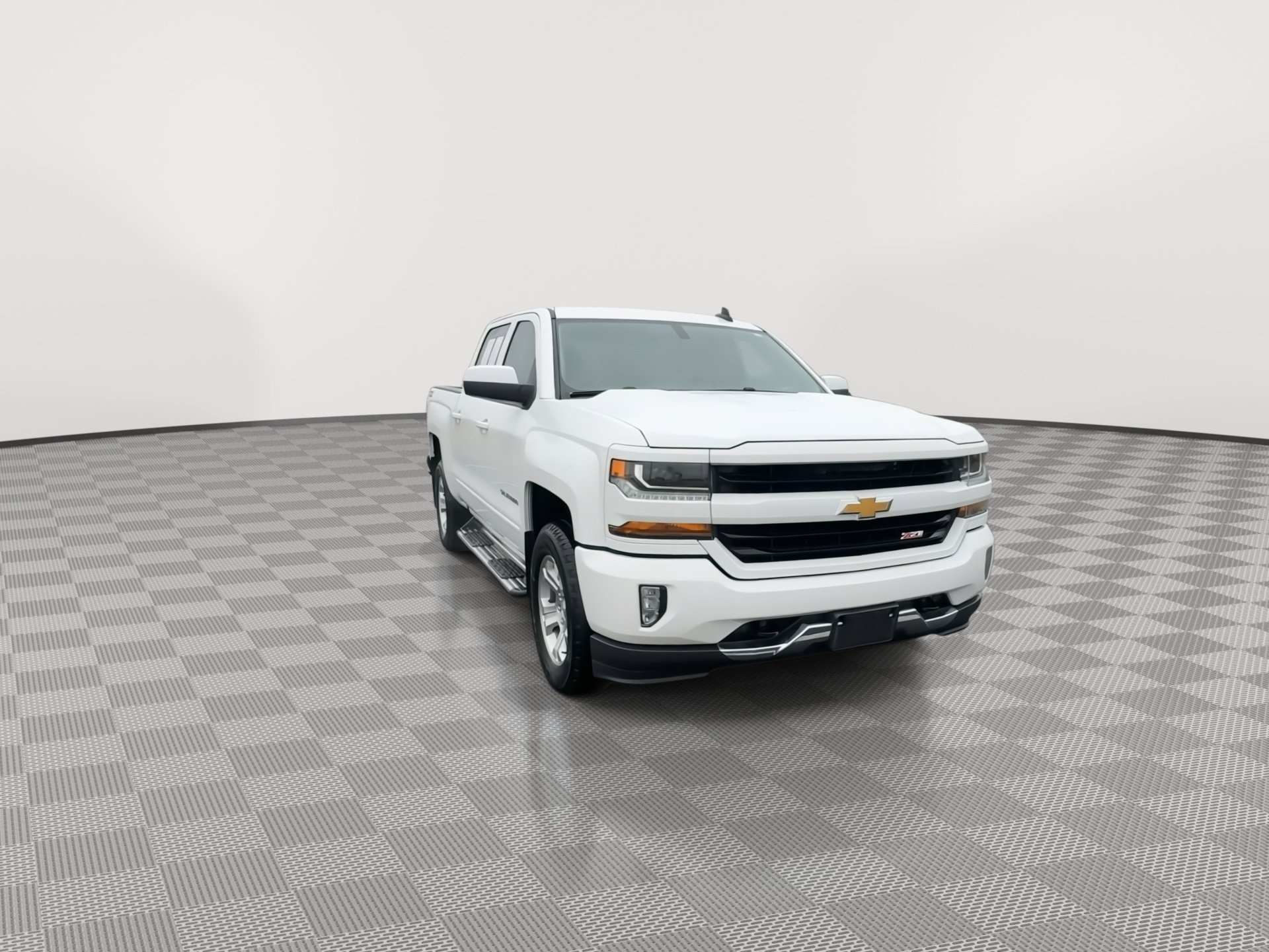 Used 2018 Chevrolet Silverado 1500 LT w/ All Star Edition image 3