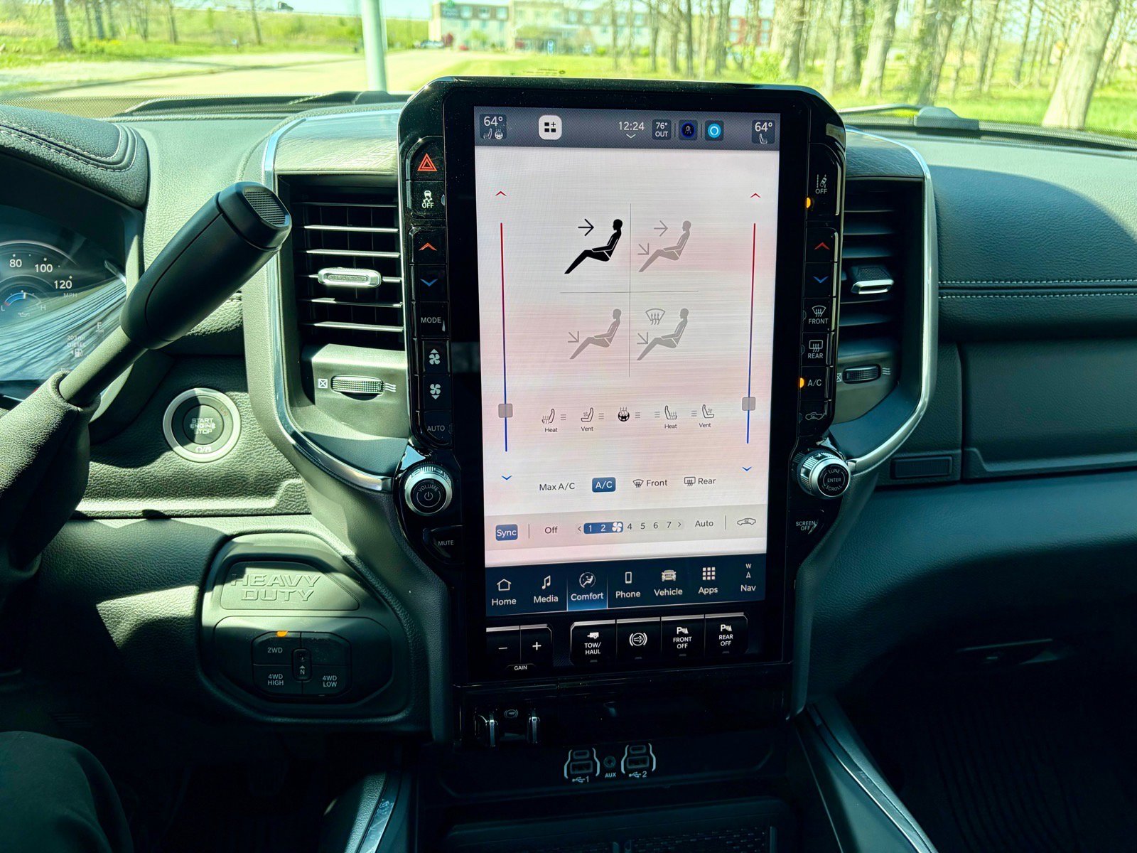 New 2026 RAM 3500 Laramie AWD/4WD image 29