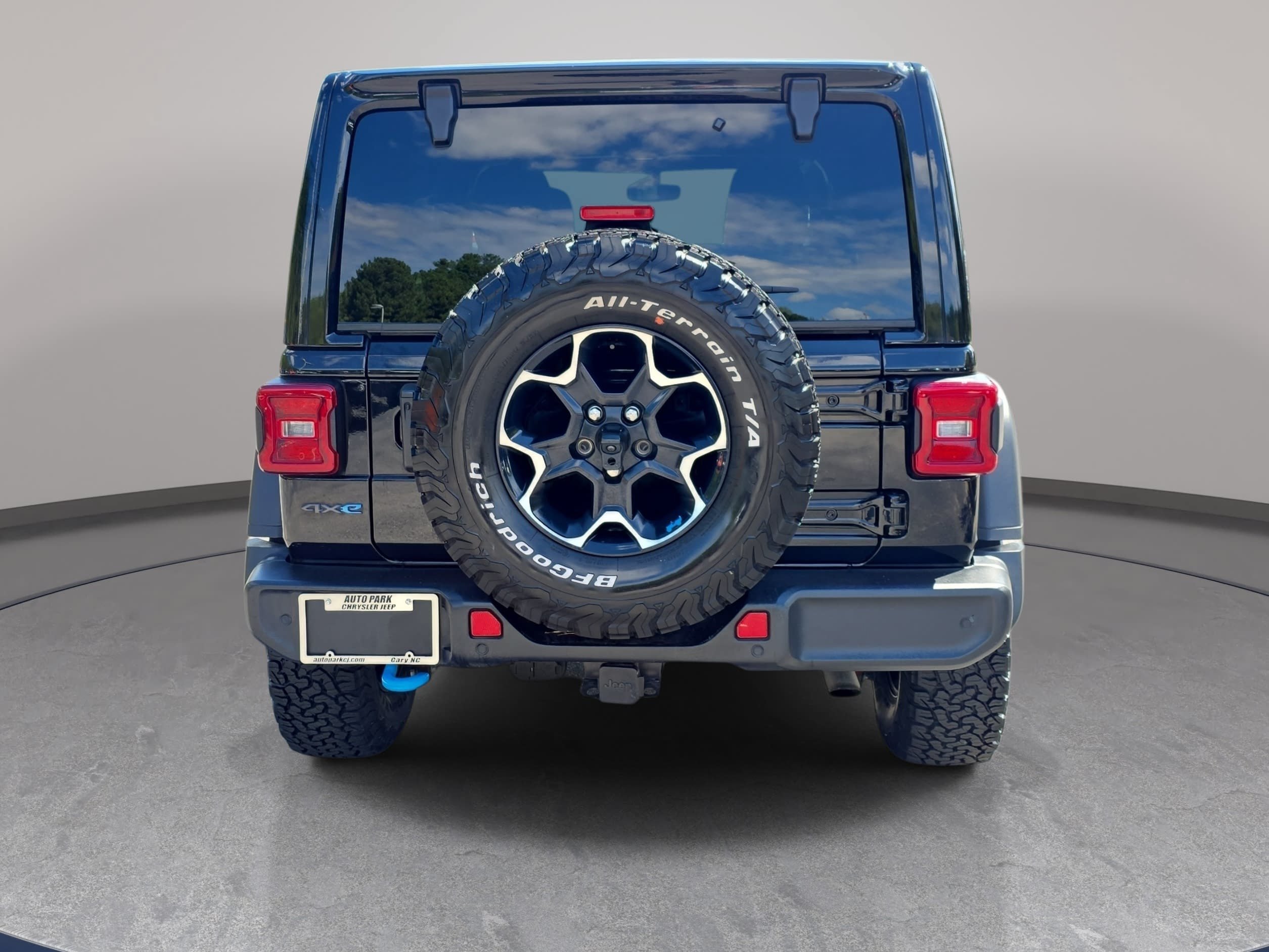 Used 2022 Jeep Wrangler Unlimited Rubicon 4xe w/ Cold Weather Group AWD/4WD image 6