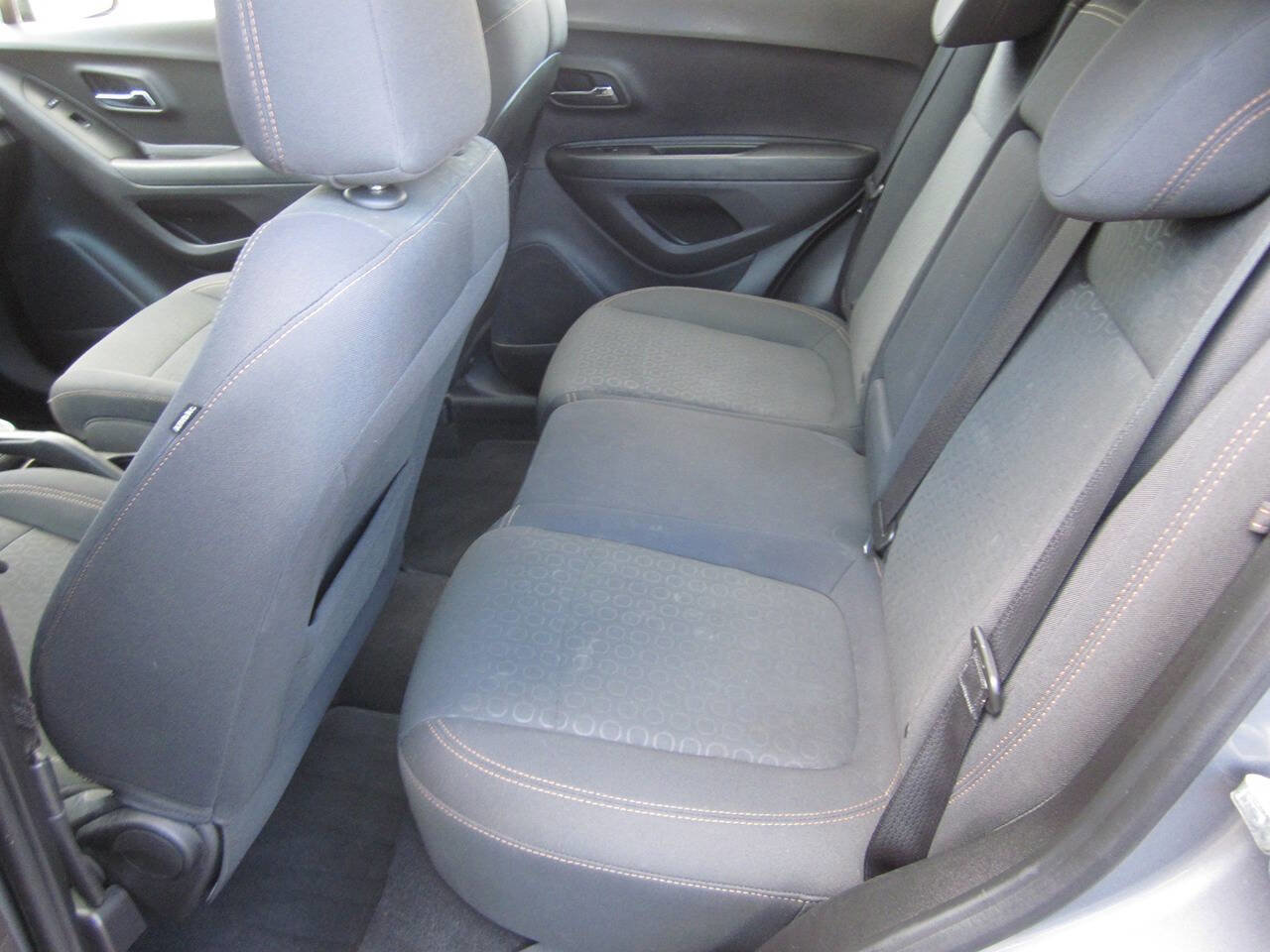 Used 2020 Chevrolet Trax LS image 18