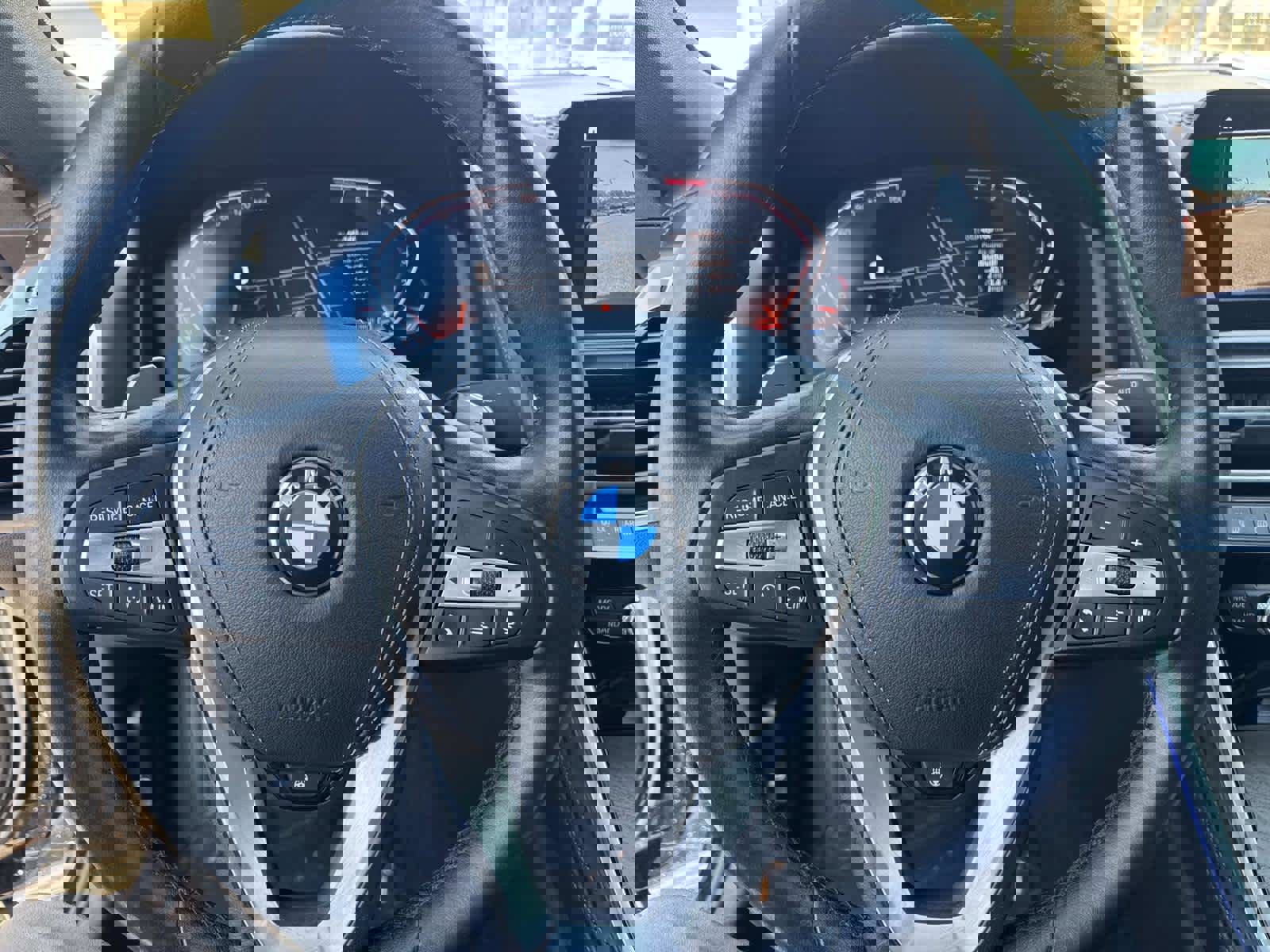 Used 2020 BMW 840i Convertible w/ Comfort Seating Package image 23