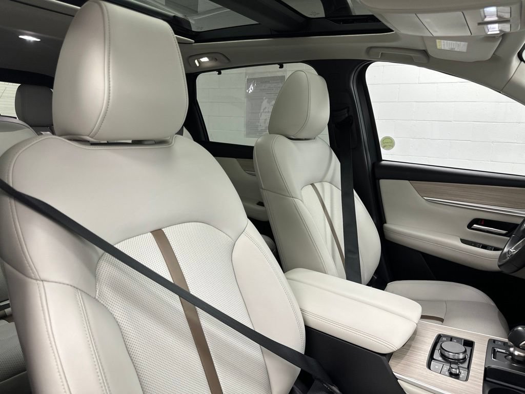 Certified 2024 MAZDA CX-90 Plug-In Hybrid w/ Premium Plus AWD/4WD image 30