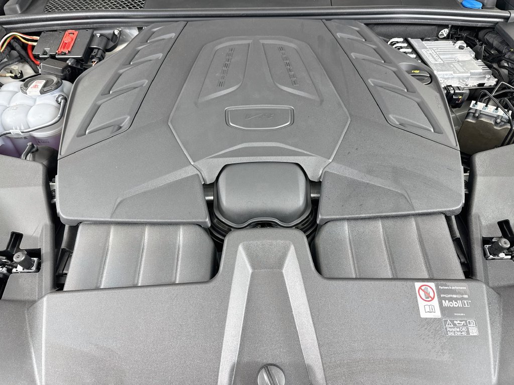 New 2026 Porsche Cayenne Turbo GT AWD/4WD image 31