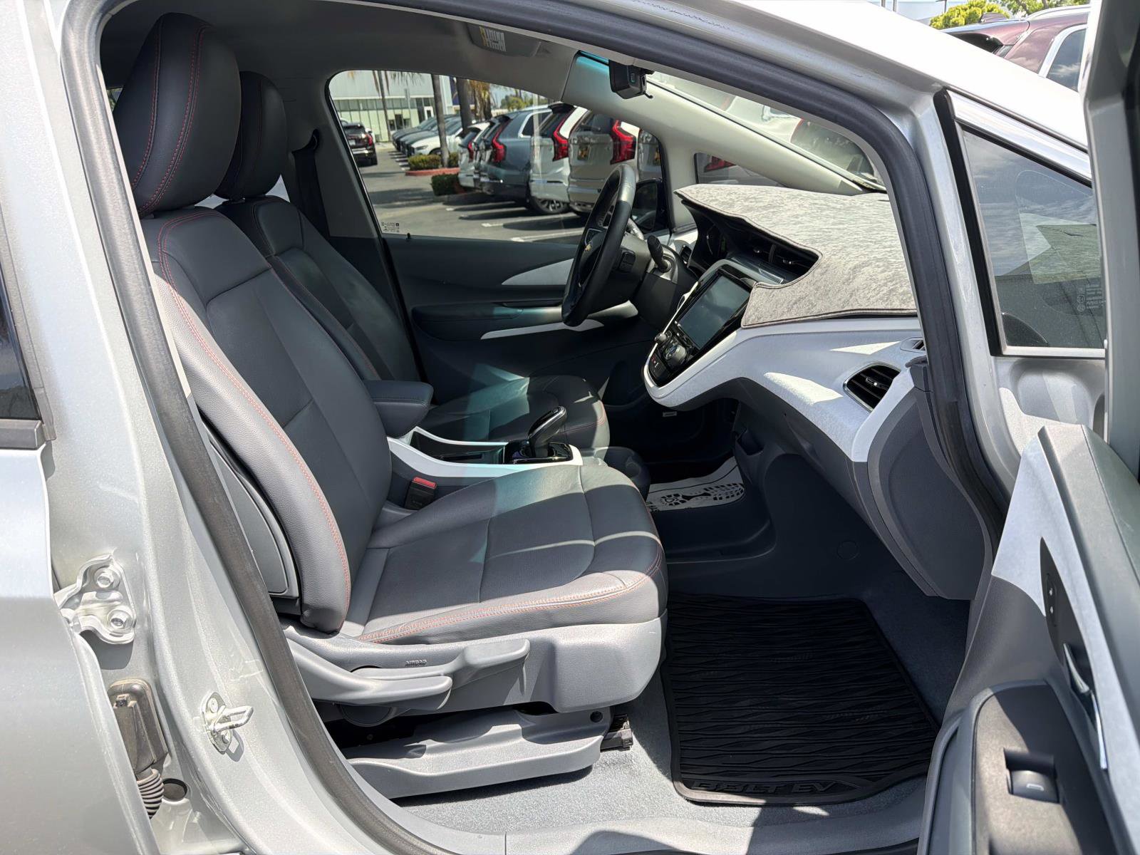 Used 2017 Chevrolet Bolt Premier w/ Driver Confidence II Package FWD image 25