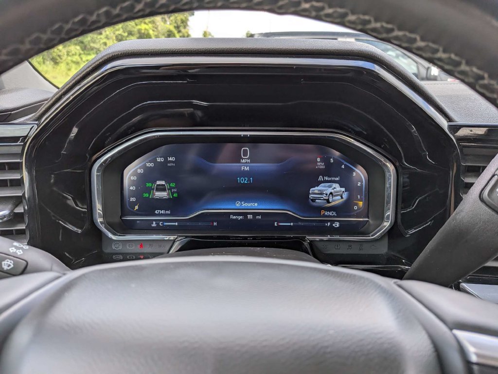 Used 2025 Chevrolet Silverado 1500 LT RWD image 25