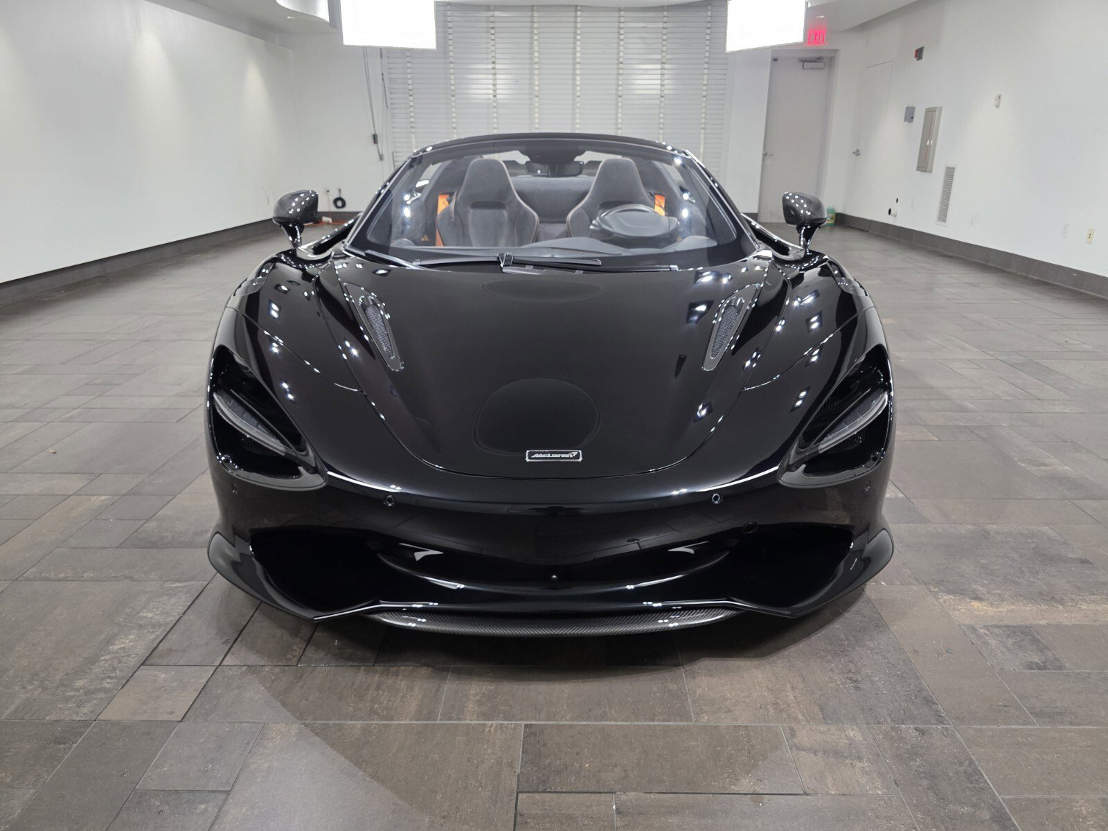 New 2025 McLaren 750S Spider RWD image 2