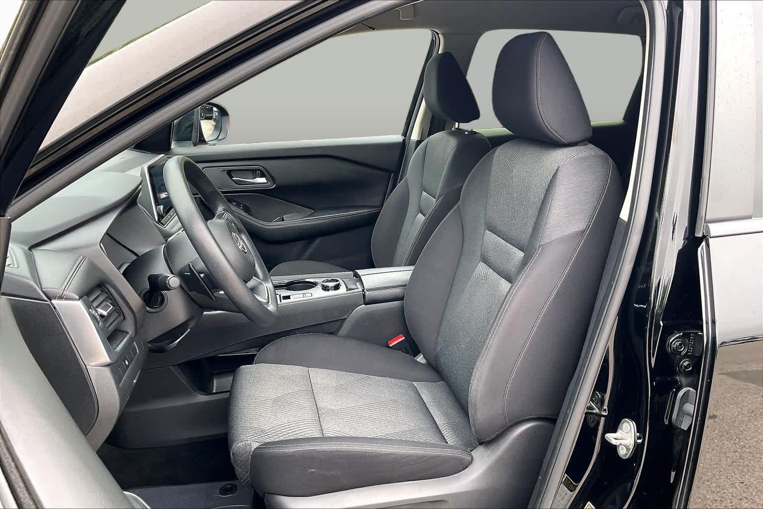 Used 2024 Nissan Rogue SV AWD/4WD image 7