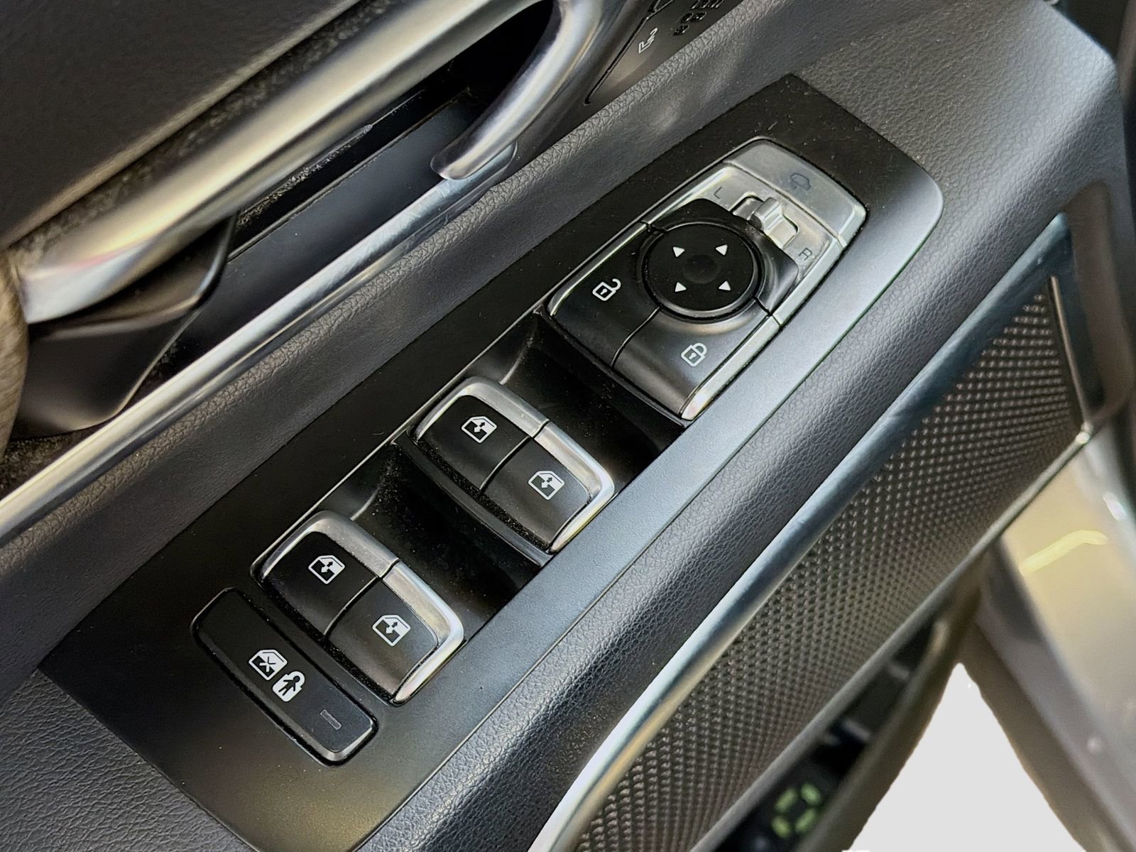 Used 2022 Kia Telluride SX w/ SX Prestige Package AWD/4WD image 18