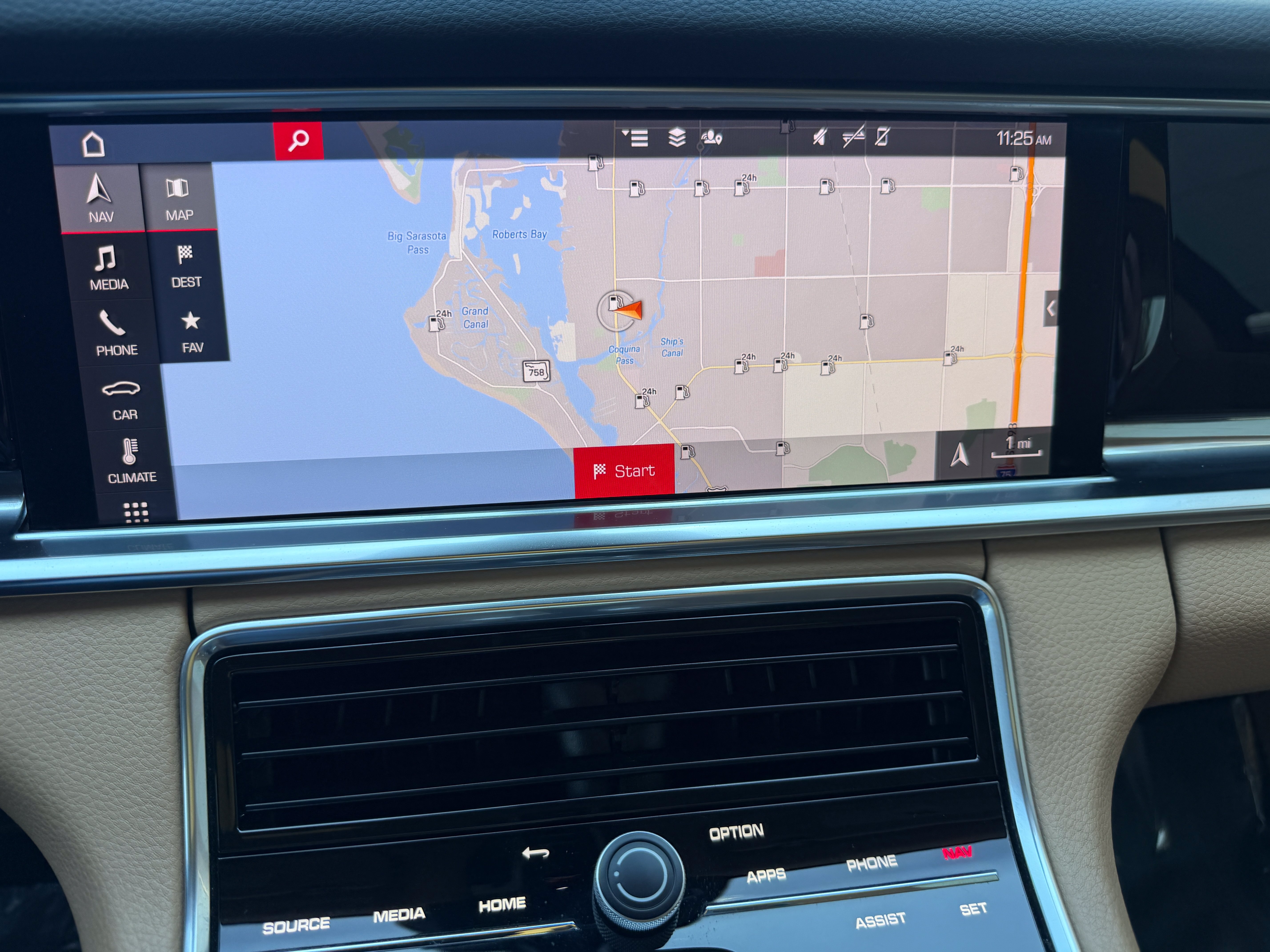 Certified 2021 Porsche Panamera 4S AWD/4WD image 25