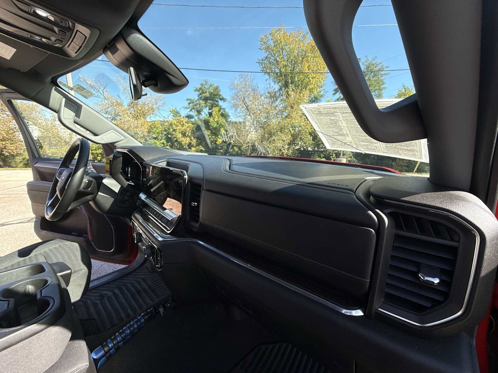 Certified 2024 Chevrolet Silverado 1500 LT AWD/4WD image 27