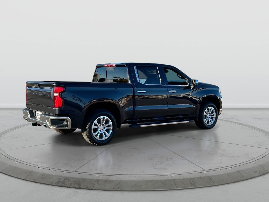 Used 2023 Chevrolet Silverado 1500 LTZ w/ Technology Package AWD/4WD image 8
