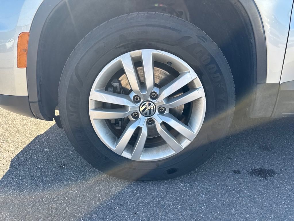 Used 2017 Volkswagen Tiguan S AWD/4WD image 19