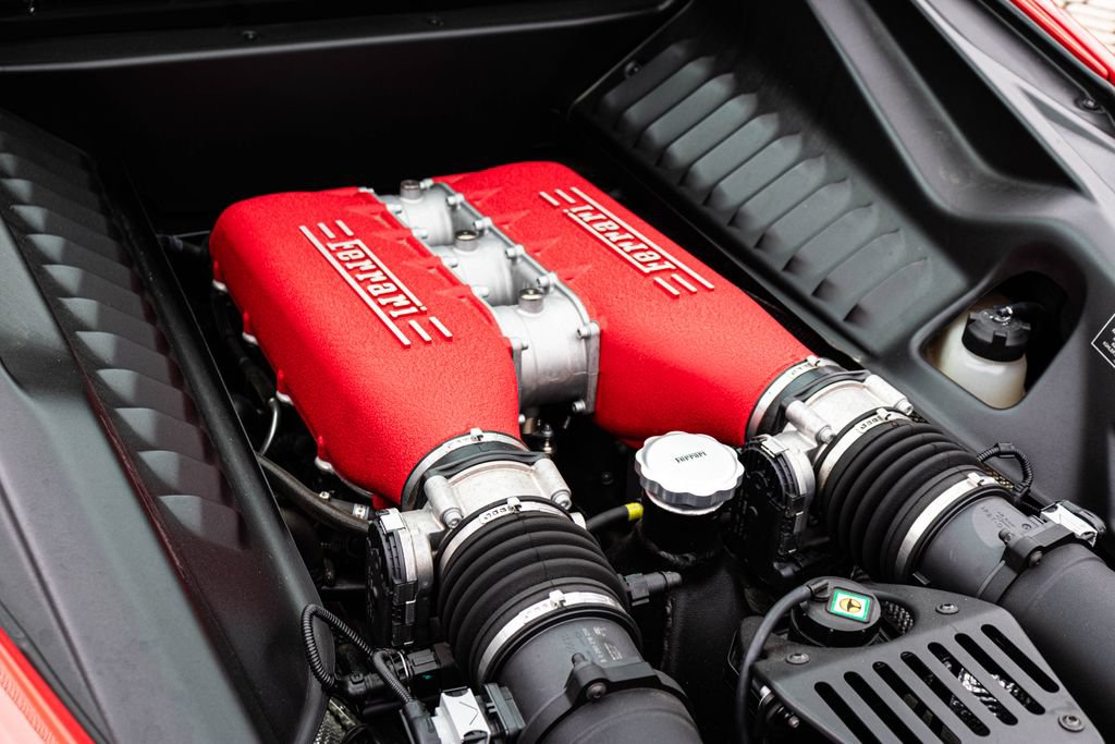 Used 2015 Ferrari 458 Italia Coupe RWD image 58