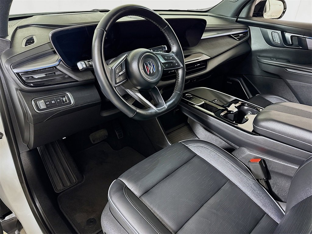 Certified 2025 Buick Enclave Sport Touring image 7