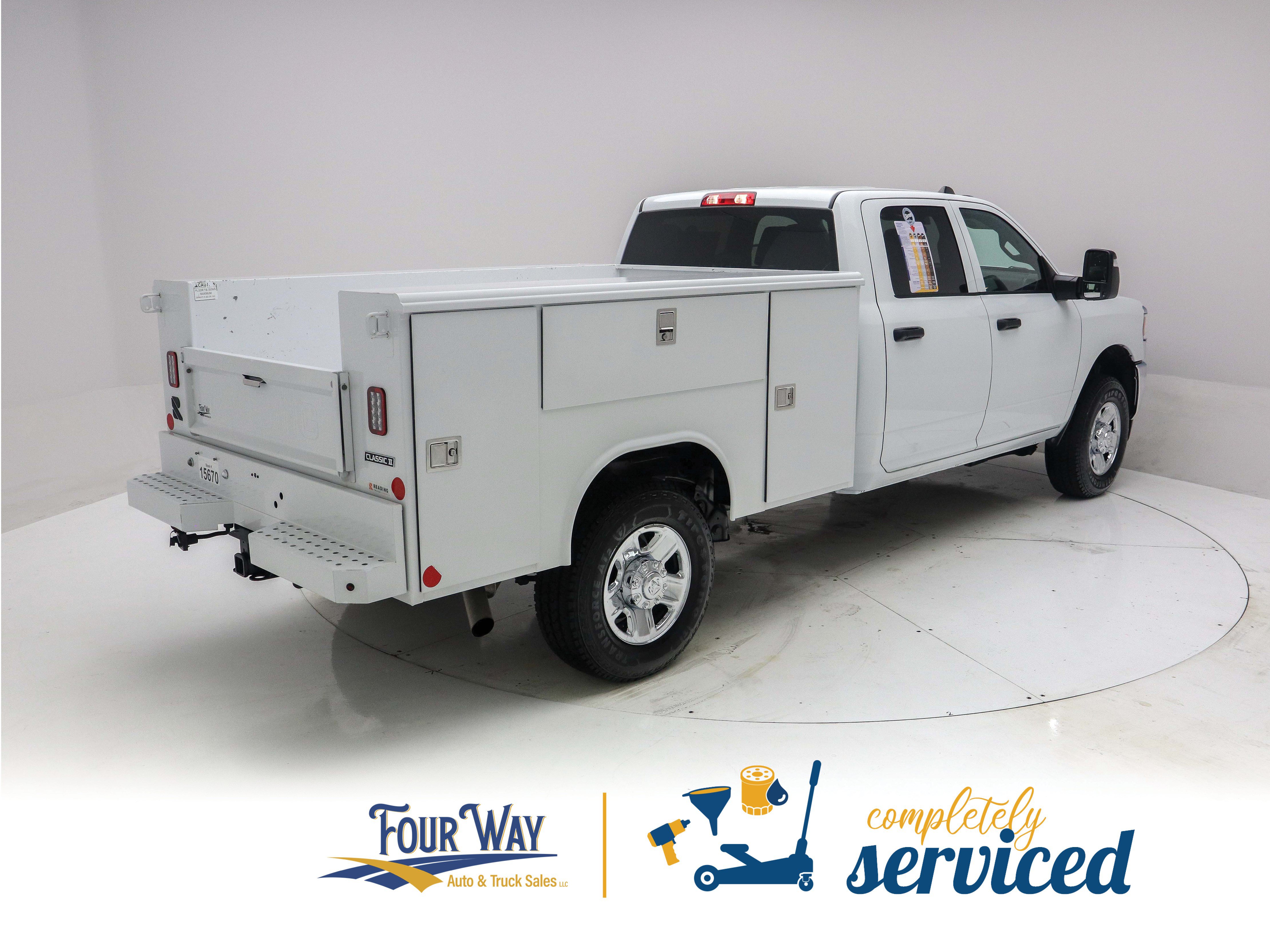 Used 2024 RAM 2500 Tradesman w/ Chrome Appearance Group AWD/4WD image 4