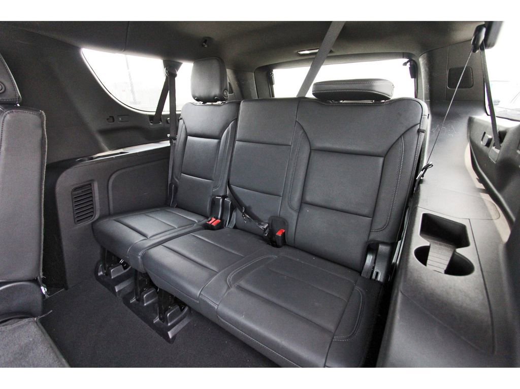 Used 2025 Chevrolet Suburban Z71 AWD/4WD image 13