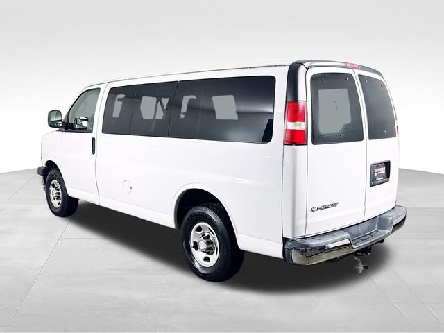 Used 2017 Chevrolet Express 2500 LT w/ LT Preferred Equipment Group RWD image 9