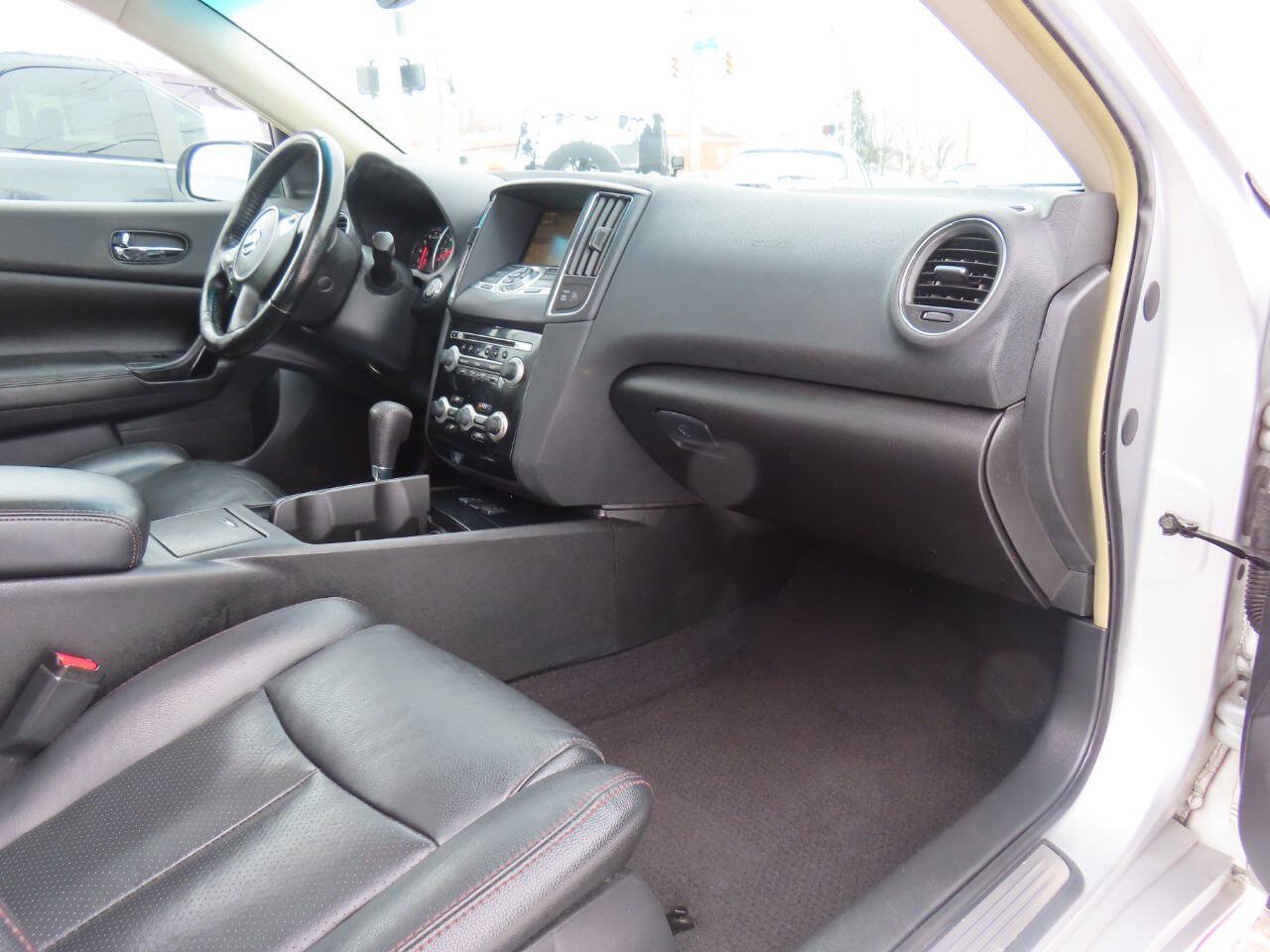 Used 2011 Nissan Maxima 3.5 SV w/ Monitor Pkg FWD image 13
