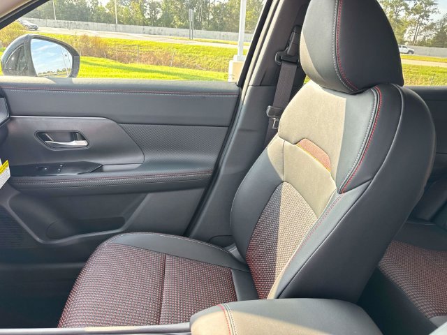 New 2027 Nissan Kicks SR FWD image 18