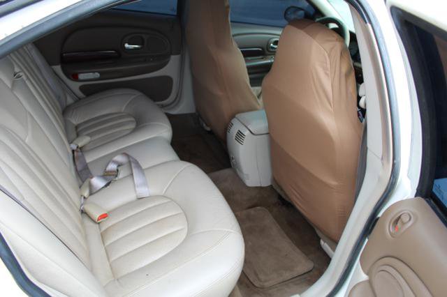 Used 2000 Chrysler 300M image 33