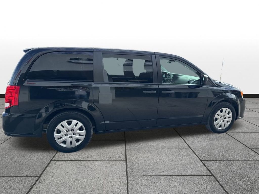 Used 2019 Dodge Grand Caravan SE w/ UConnect Hands-Free Group image 6