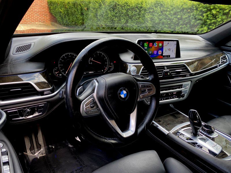 Used 2018 BMW 750i xDrive AWD/4WD image 18